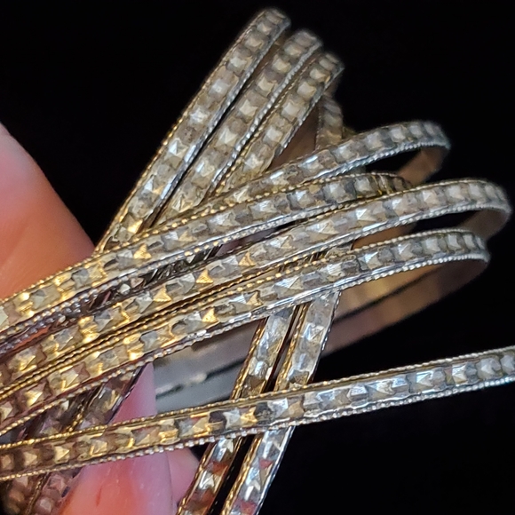 Silvertone set of 10 interlocking etched bangle bracelets - Picture 1 of 5
